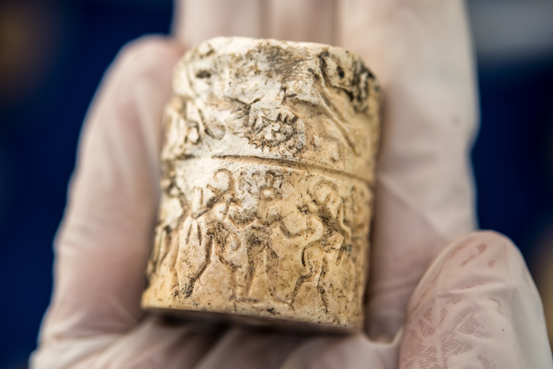 Illustration for article titled Ancient Artifacts Smuggled to the U.S. for Hobby Lobby Are Finally Returned to Iraq